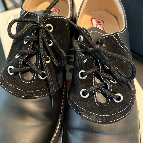 Imported black leather and suede saddleback shoes women’s size 9 - Picture 6 of 6